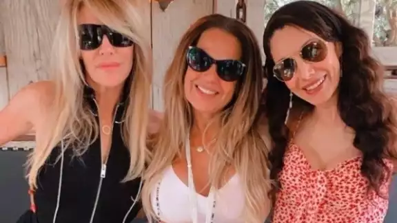 La vedette es de visitar lugares públicos con amigas, a pesar de la contingencia sanitaria La vedette es de visitar lugares públicos con amigas, a pesar de la contingencia sanitaria