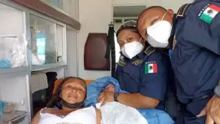Tras recibir a la bebé reanudaron el viaje al hospital de Mérida