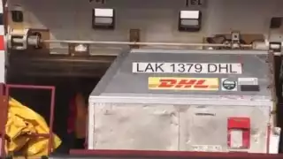 Contenedor con la vacunas Pfizer