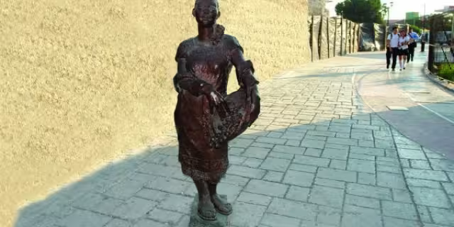 Un pregón es un parlamento que se hace en voz alta en los sitios públicos de algo que conviene que todos sepan