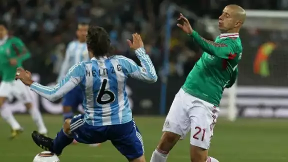 Bofo Bautista llama "meseros" a los argentinos