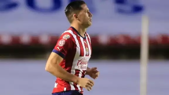 Ormeño y Chivas hacen el ridículo con autogol y rescatan un empate ante Querétaro Ormeño y Chivas hacen el ridículo con autogol y rescatan un empate ante Querétaro