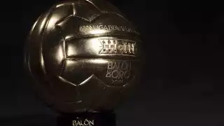 El bicampeón entregó a un elemento en cada nominación; además se presentaron las nominadas en la categoría femenil