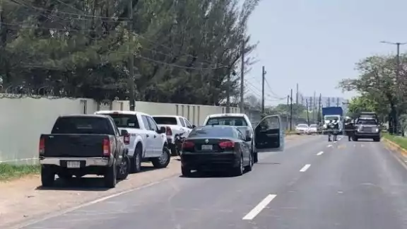 Dos policía sin vida y 2 heridos es el saldo hasta el momento de la balacera registrada en Las Bajadas, Veracruz