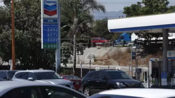Estados Unidos vive la inflación económica más alta en los últimos 40 años, lo que provocó que la gasolina subiera de precio Estados Unidos vive la inflación económica más alta en los últimos 40 años, lo que provocó que la gasolina subiera de precio
