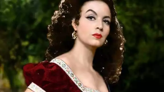 María Félix es un ícono del cine de Oro, debido a su personalidad y gran belleza María Félix es un ícono del cine de Oro, debido a su personalidad y gran belleza
