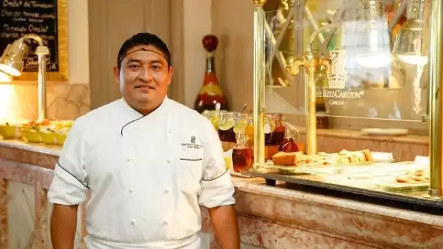 Las propinas son un incentivo para los cocineros y otros empleados de hoteles y restaurantes