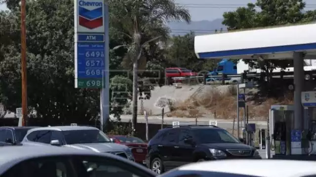 Estados Unidos vive la inflación económica más alta en los últimos 40 años, lo que provocó que la gasolina subiera de precio