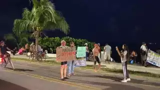 Ambientalistas se manifiestan contra la privatización de  la playa "Villa Blanca"  de Cozumel