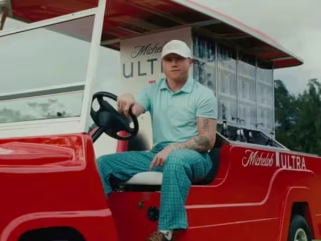 Canelo Álvarez en el comercial