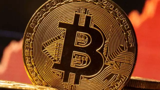 Actualmente, la capitalización de mercado de Bitcoin es de u$s901.228.315.425 y circulan 18.801.593