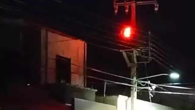 El transformador se incendió y se mantuvo así por más de 12 horas.