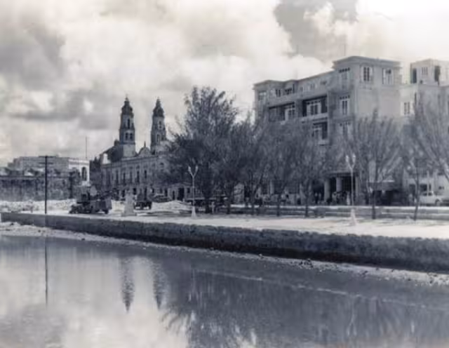 En los años 40, la ampliación del Malecón Justo Sierra marcó un hito al convertirlo en la arteria principal de la ciudad.