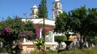 La población es de 19,633 habitantes, de los cuales 49.9% hombres y 50.1% mujeres