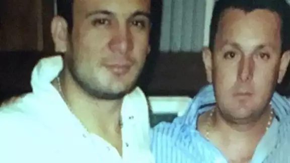 El asesinato de Valentín Elizalde ocurrió el 25 de noviembre de 2006 en Reynosa, Tamaulipas El asesinato de Valentín Elizalde ocurrió el 25 de noviembre de 2006 en Reynosa, Tamaulipas