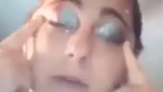 La critican por racista a maestra que se burló de personas asiáticas en Zoom