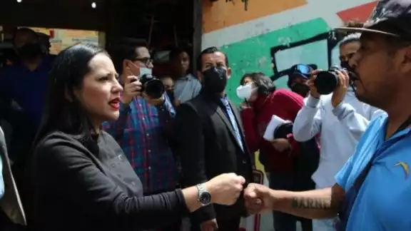 Sandra Cuevas fue acusada de golpear y retener a policías auxiliares de la demarcación. Foto: Alcaldía Cuauhtémoc