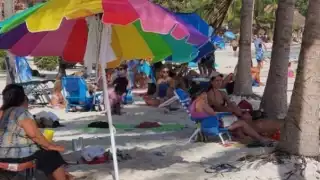 N resistieron el calor y olvidaron al COVID-19 en la playa