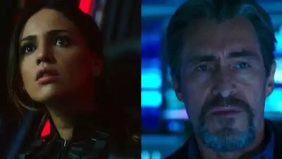 Eiza González interpreta a Maya, un joven de Apex Industries, la empresa de su padre y el actor Demian Bichir quien interpreta a su padre Eiza González interpreta a Maya, un joven de Apex Industries, la empresa de su padre y el actor Demian Bichir quien interpreta a su padre