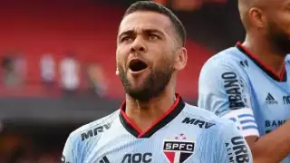 Dani Alves se dijo estar emocionado de jugar en Pumas