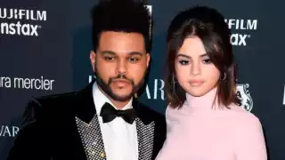 El cantante vivió un intenso y breve romance con Selena Gomez que inspiró varios de sus temas musicales más exitosos.