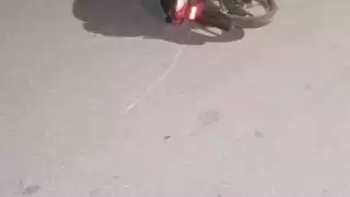 Los motociclistas identificados como Juan Manuel Baeza y Patricia Chan Cammal transitaba con una motocicleta Italika 125