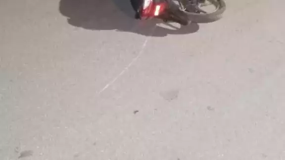 Los motociclistas identificados como Juan Manuel Baeza y Patricia Chan Cammal transitaba con una motocicleta Italika 125 Los motociclistas identificados como Juan Manuel Baeza y Patricia Chan Cammal transitaba con una motocicleta Italika 125