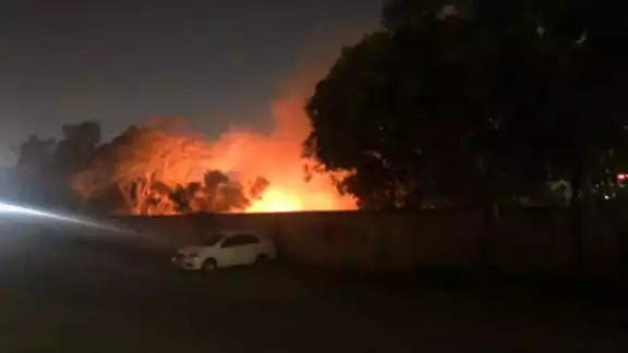 Las flamas podían verse desde varios metros de distancia