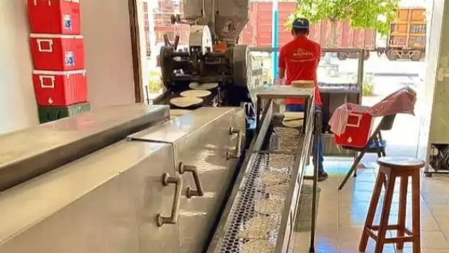 Los molineros incrementaron cuatros pesos al kilo de tortilla