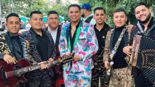 El cantante del Grupo Firme tenía a sus agrupaciones favoritas cuando era tan solo un niño.