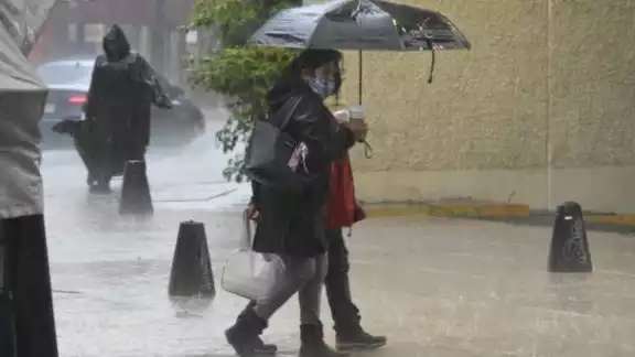 Las lluvias podrían originar deslaves, incremento en los niveles de ríos y arroyos, y desbordamientos e inundaciones en zonas bajas, alertó Conagua Las lluvias podrían originar deslaves, incremento en los niveles de ríos y arroyos, y desbordamientos e inundaciones en zonas bajas, alertó Conagua