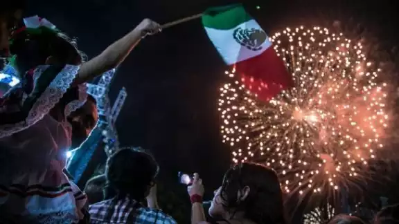 Parte de la fiesta será el show con más de 100 drones Parte de la fiesta será el show con más de 100 drones