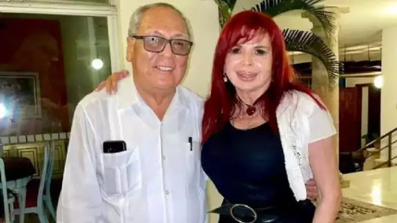 Layda Sansores, pide matrimonio a Romeo Ruiz, Embajador de México en Guatemala. Layda Sansores, pide matrimonio a Romeo Ruiz, Embajador de México en Guatemala.