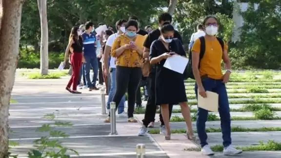 El crédito deberá ser devuelto a partir de los seis meses de haber concluido con sus estudios El crédito deberá ser devuelto a partir de los seis meses de haber concluido con sus estudios