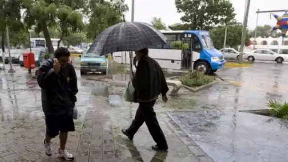 Se recomienda tomar precauciones por las fuertes lluvias este sábado Se recomienda tomar precauciones por las fuertes lluvias este sábado