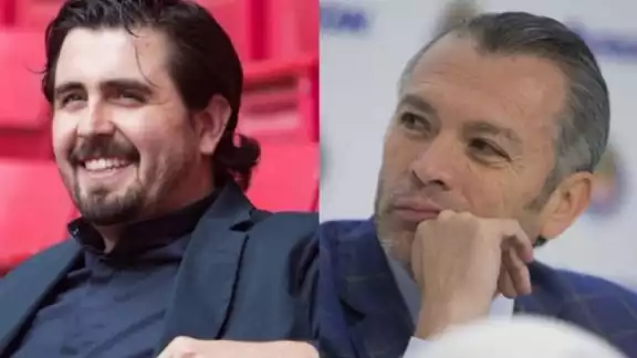En un importante evento, Amaury Vergara le hizo una grosería a José Luis Higuera, quien fue CEO de Chivas En un importante evento, Amaury Vergara le hizo una grosería a José Luis Higuera, quien fue CEO de Chivas