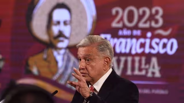 AMLO convence a Elon Musk de instalar Tesla en México