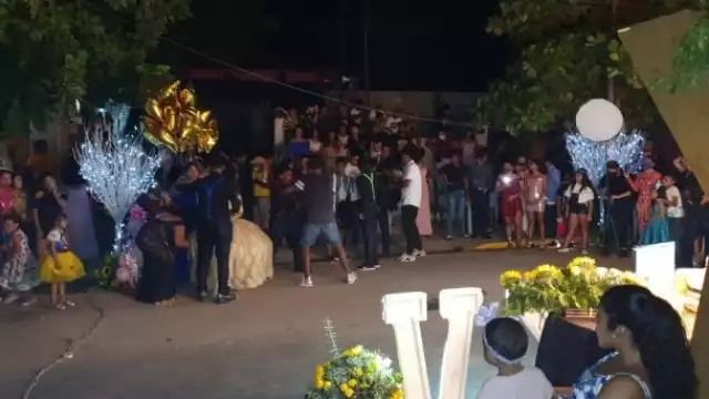 Durante uno de los bailes de la quinceañera comenzaron los disparos
