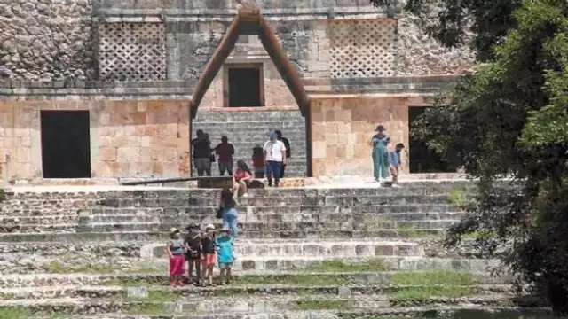 Para poder visitar un parador turístico en Yucatán, es necesario utilizar cubrebocas y mantener sana distancia