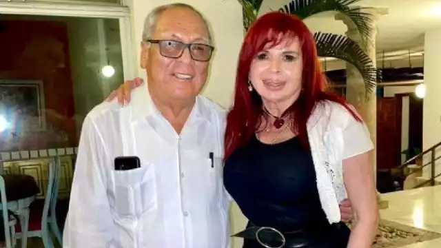  Layda Sansores, pide matrimonio a Romeo Ruiz, Embajador de México en Guatemala.