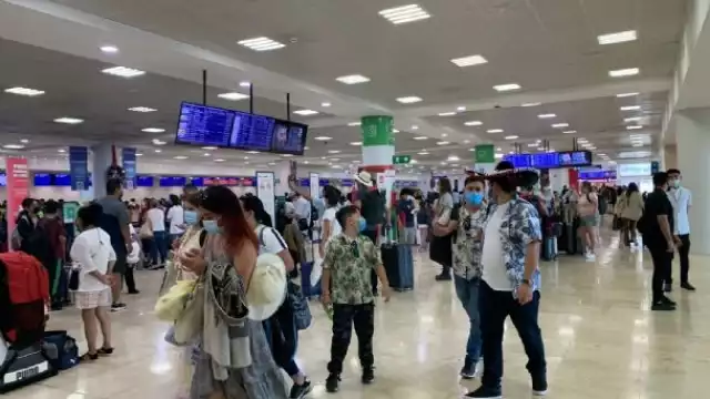 De las 595 operaciones, 297 son llegadas, mientras que 298 son arribos