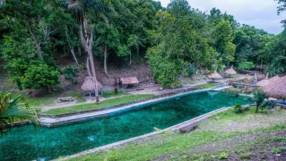 Balneario Acapulquito se encuentra ubicado a 32 kilómetros del Aeropuerto de Chetumal