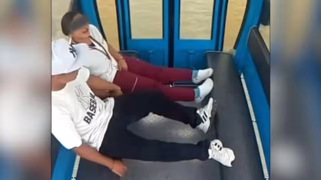 Captan a jóvenes teniendo relaciones en Cablebús de la CDMX