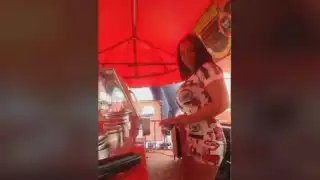 Vendedora de helados se hace viral en TikTok