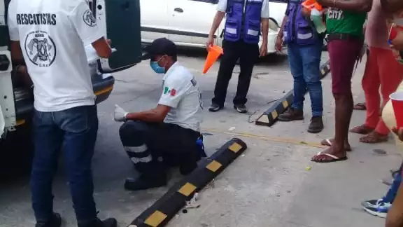 Al herido se le practicó una limpieza y se le dotaron de medicamentos para poder controlar su infección Al herido se le practicó una limpieza y se le dotaron de medicamentos para poder controlar su infección