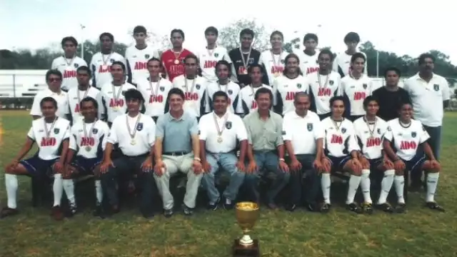 El equipo logró el ascenso en el 2003