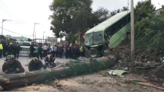 El accidente sucedió a la altura del kilómetro 21, en la colonia San Andrés Totoltepec
