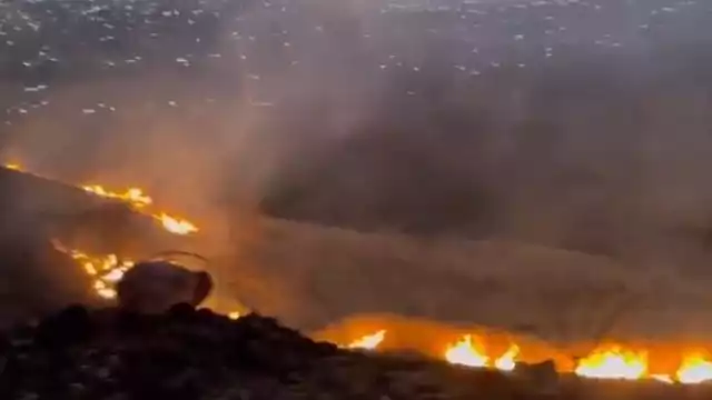 Elementos de la Comisión Estatal Forestal trabaja en la zona para sofocar el fuego. Foto: Captura de Pantalla
