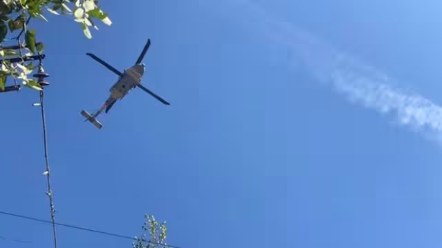 Un helicóptero de la Marina sobrevolaba el área