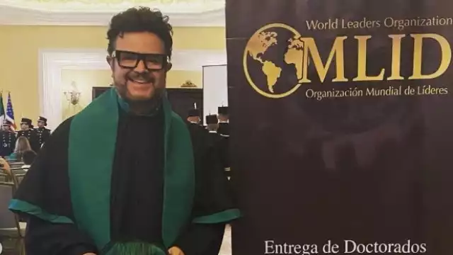 Aleks Syntek mencionó que se compromete a continuar con su labor de ética y bienestar social